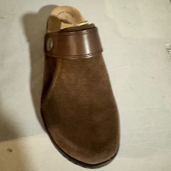 Clarks strap Clog size 8.5 - Picture 3 of 5